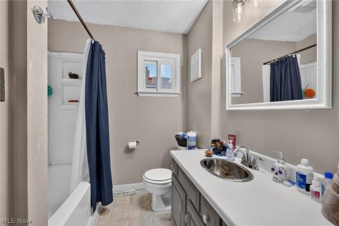 174 Pocantico Avenue Akron OH 44312