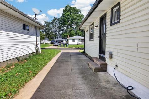 174 Pocantico Avenue Akron OH 44312
