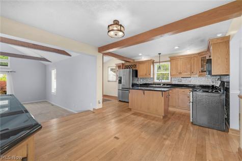 450 Lake Forest Drive Bay Village OH 44140