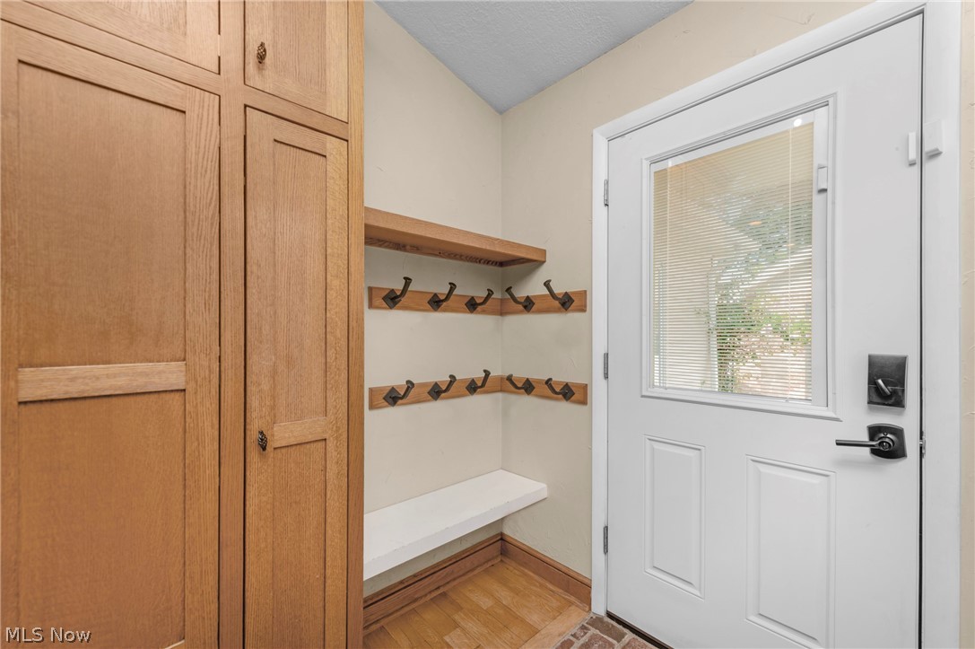 450 Lake Forest Drive Bay Village OH 44140