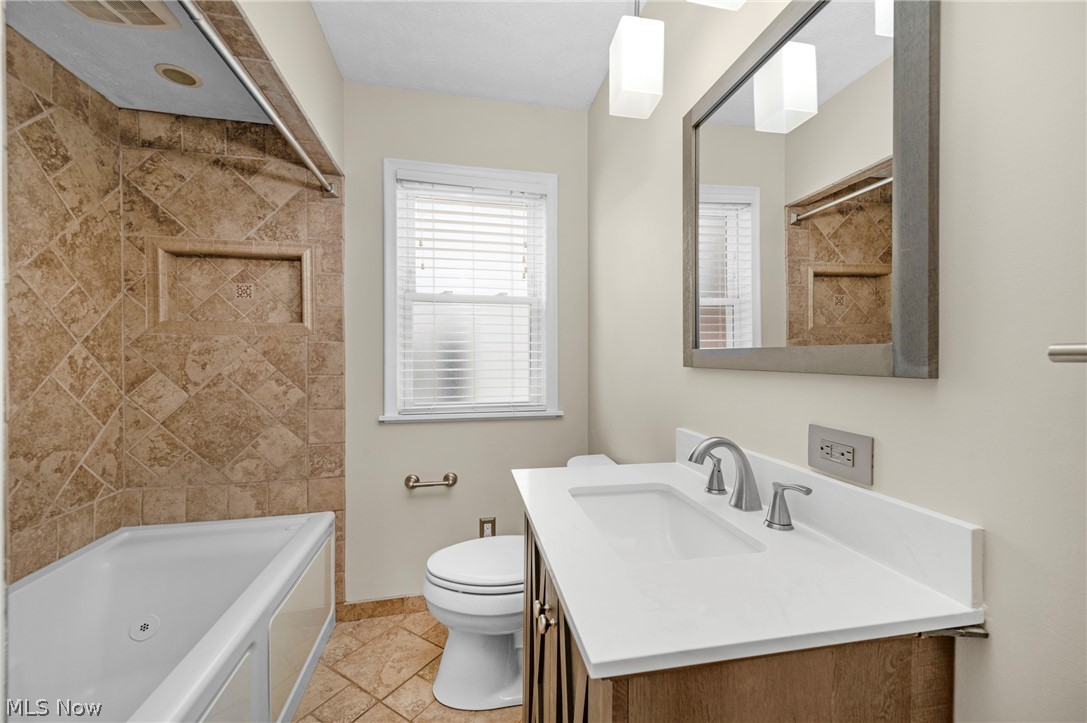 450 Lake Forest Drive Bay Village OH 44140