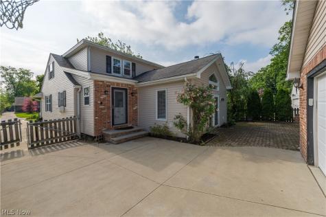 450 Lake Forest Drive Bay Village OH 44140
