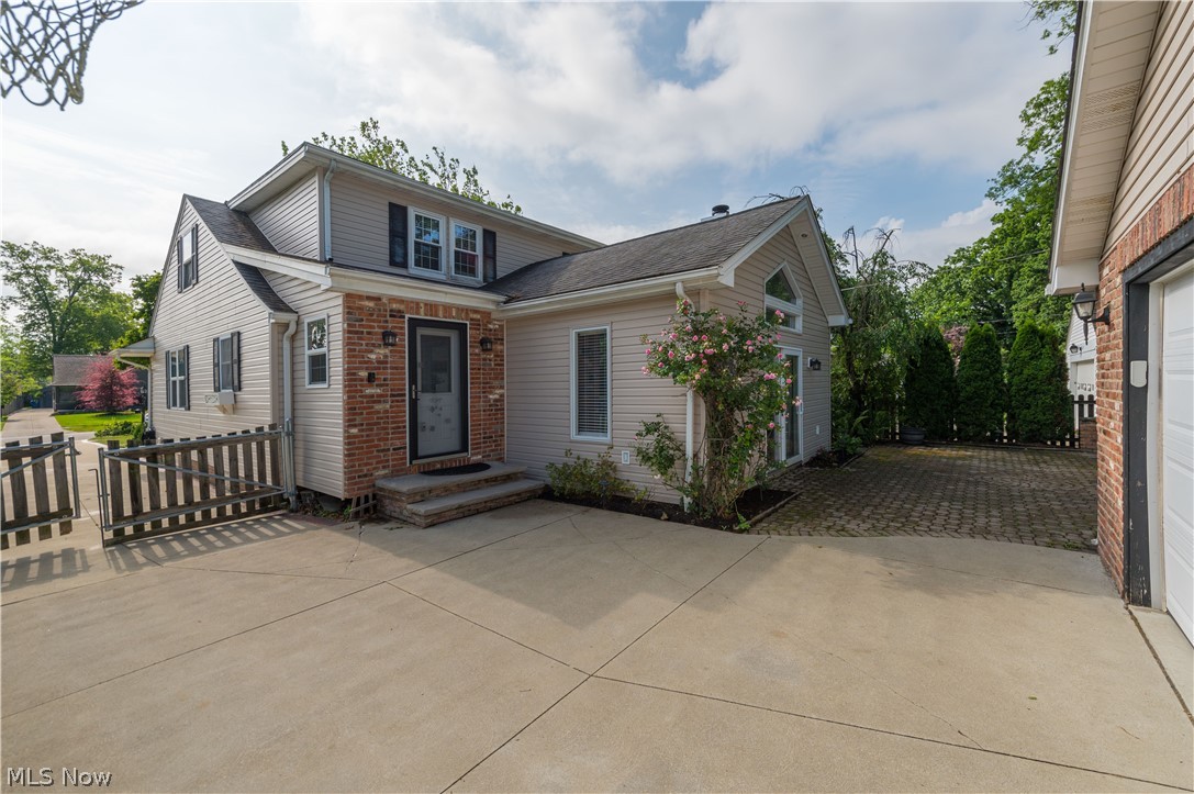 450 Lake Forest Drive Bay Village OH 44140