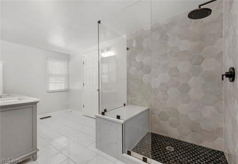 450 Lake Forest Drive Bay Village OH 44140
