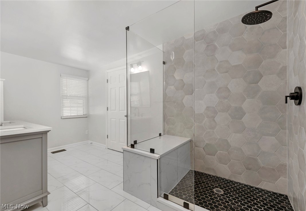450 Lake Forest Drive Bay Village OH 44140