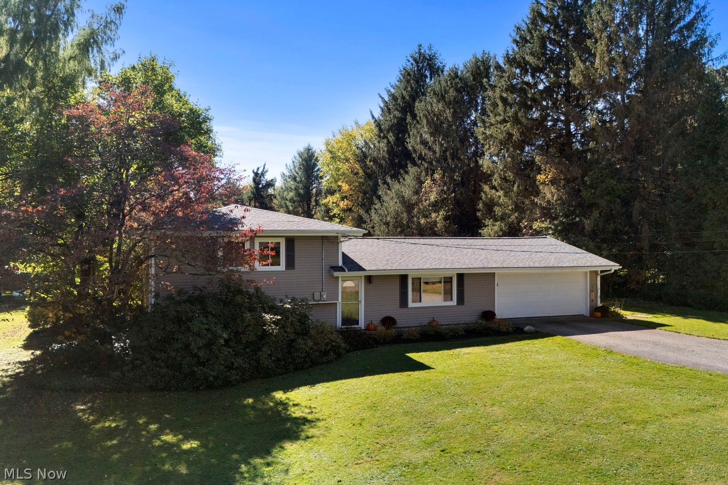 9187 Pekin Road Novelty OH 44072