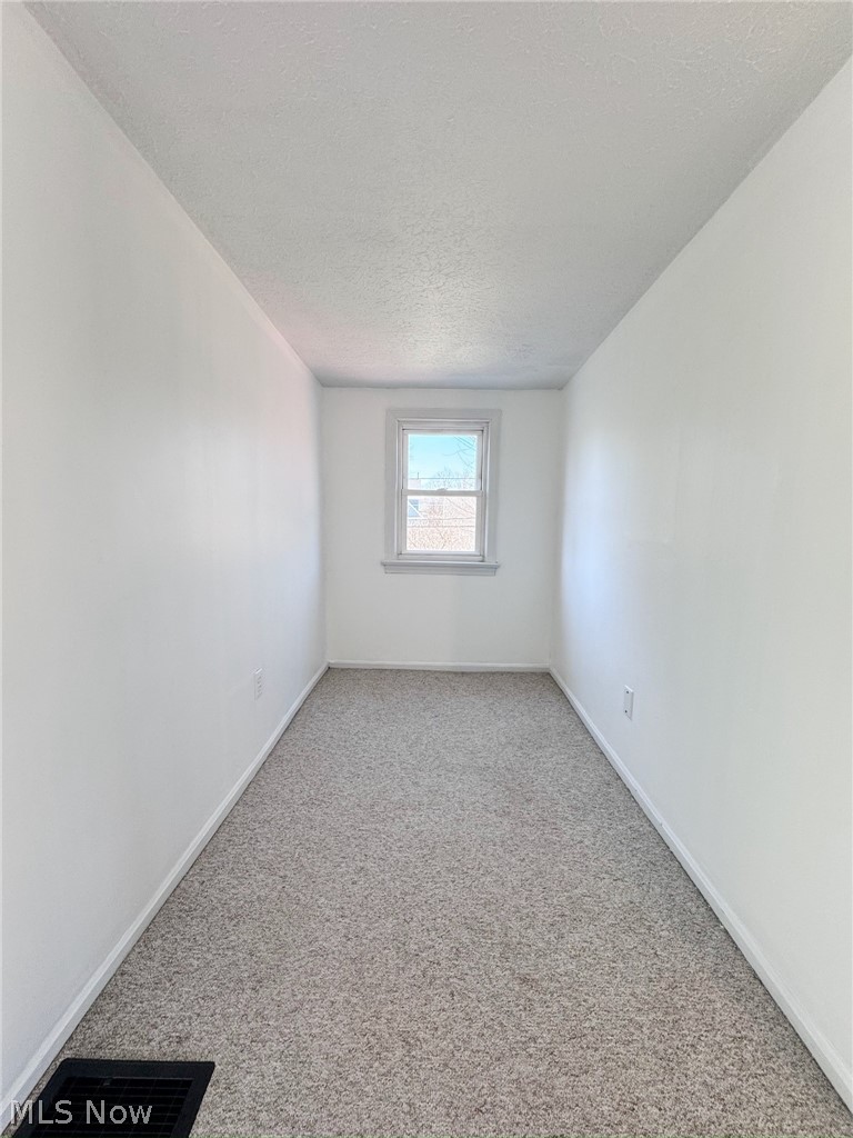 196 S Point Drive Avon Lake OH 44012
