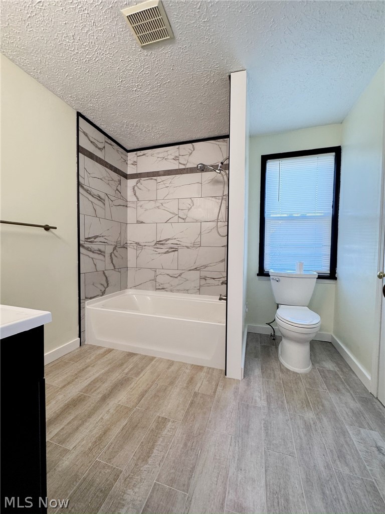 196 S Point Drive Avon Lake OH 44012