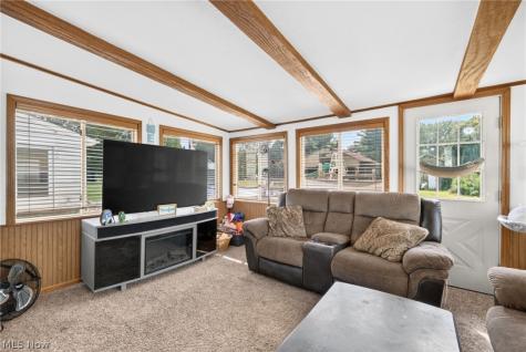 1313 Martin Road Mogadore OH 44260