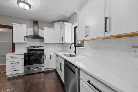 3249 W 100th Street Cleveland OH 44111