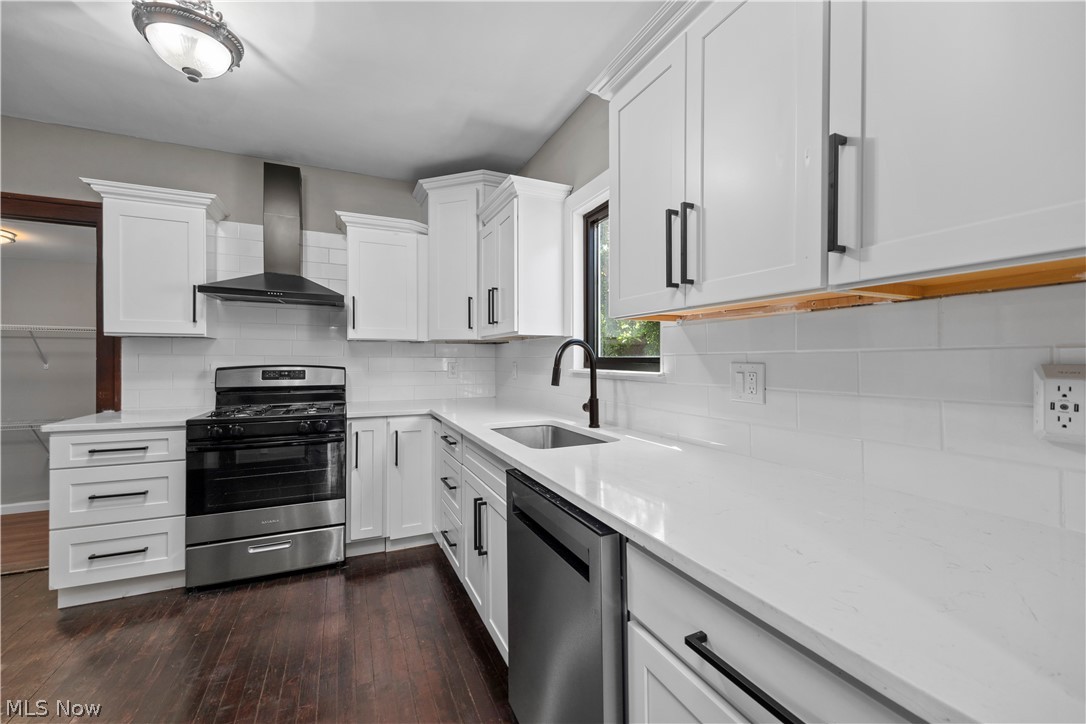3249 W 100th Street Cleveland OH 44111
