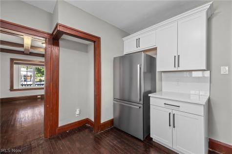 3249 W 100th Street Cleveland OH 44111