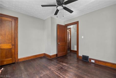 3249 W 100th Street Cleveland OH 44111