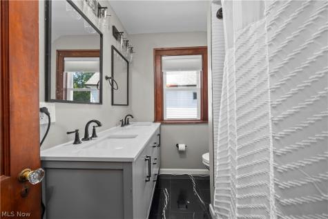 3249 W 100th Street Cleveland OH 44111