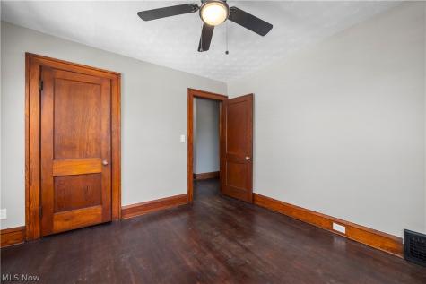 3249 W 100th Street Cleveland OH 44111