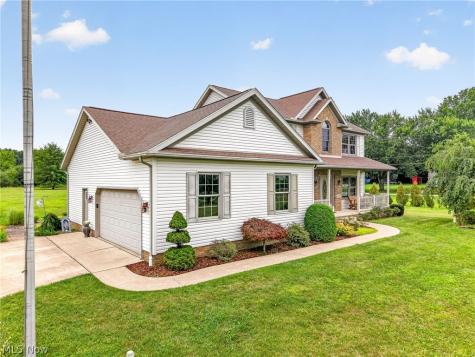 9276 Columbus Road NE Louisville OH 44641
