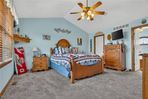 9276 Columbus Road NE Louisville OH 44641