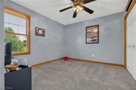 9276 Columbus Road NE Louisville OH 44641