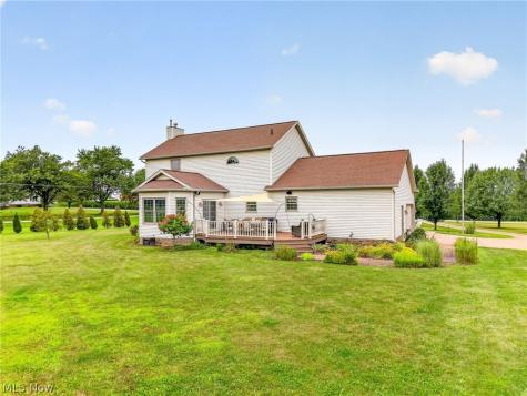 9276 Columbus Road NE Louisville OH 44641