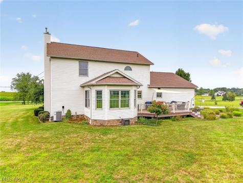 9276 Columbus Road NE Louisville OH 44641