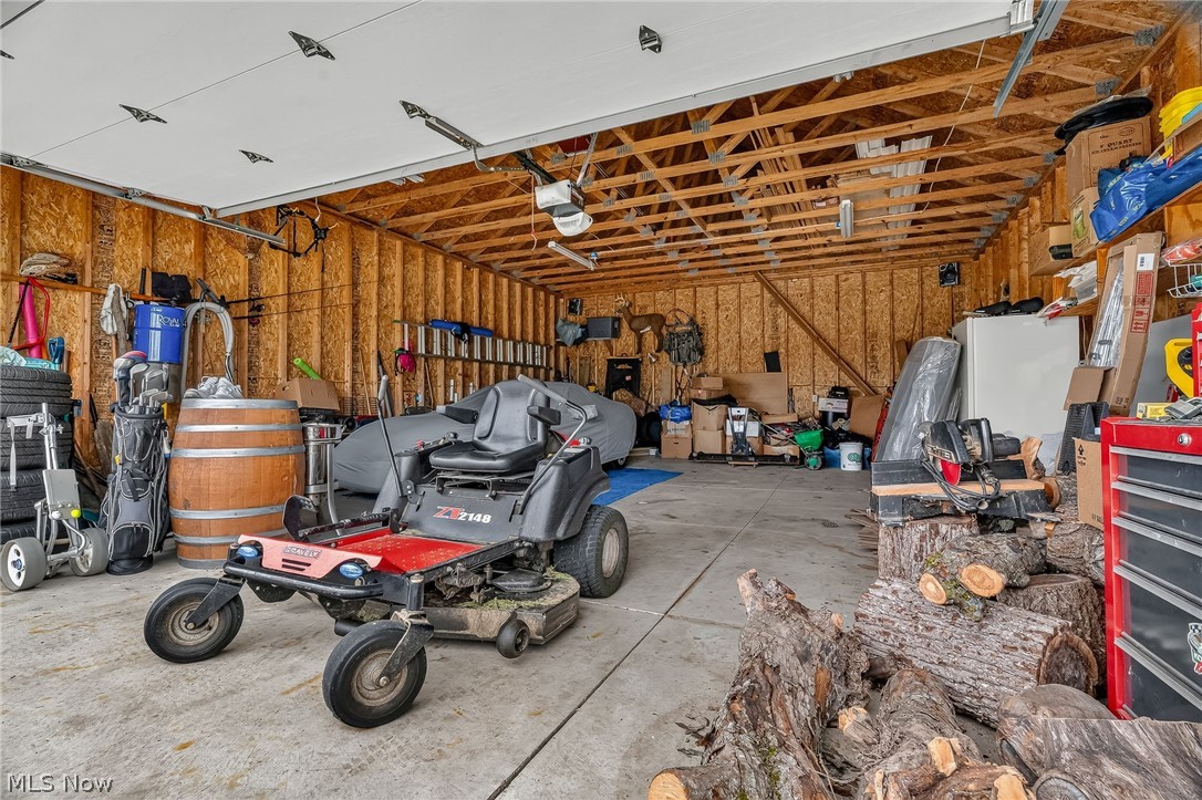 9276 Columbus Road NE Louisville OH 44641