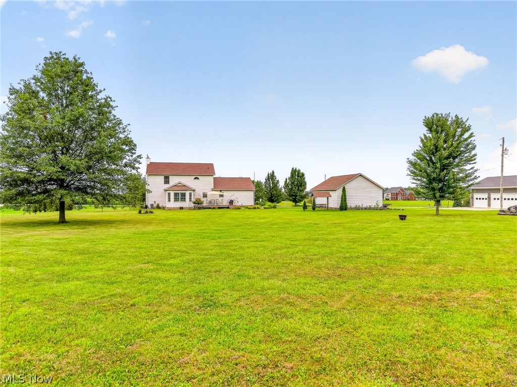 9276 Columbus Road NE Louisville OH 44641