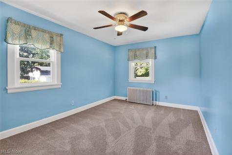 2690 S Canfield Niles Road Youngstown OH 44515