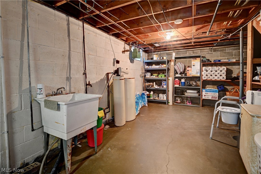 1017 Kaderly Street NW New Philadelphia OH 44663