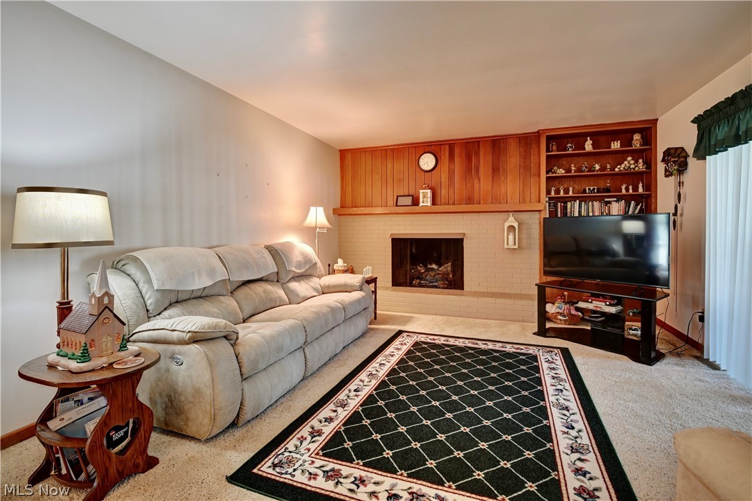 1017 Kaderly Street NW New Philadelphia OH 44663