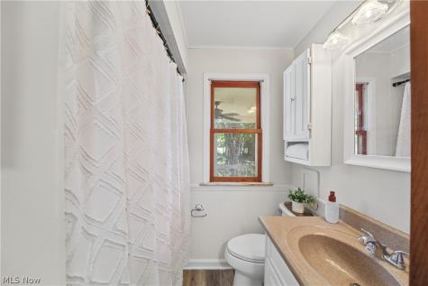 7427 Woodhaven Avenue Brooklyn OH 44144