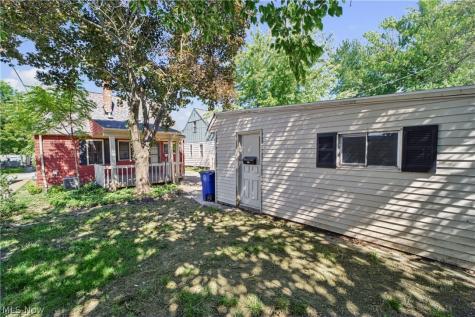 7427 Woodhaven Avenue Brooklyn OH 44144