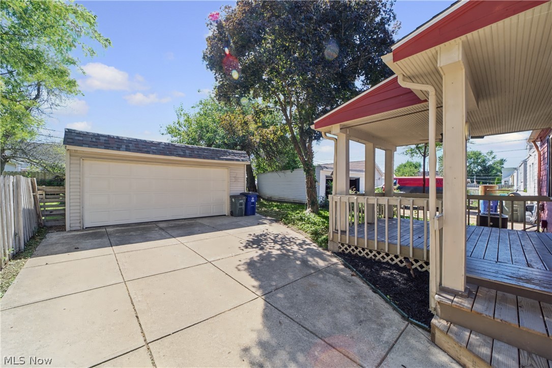 7427 Woodhaven Avenue Brooklyn OH 44144