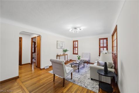 7427 Woodhaven Avenue Brooklyn OH 44144