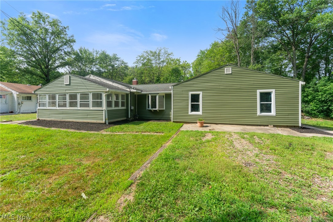 17632 Laurel Avenue Lake Milton OH 44429