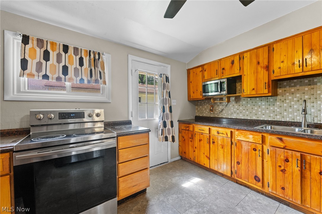 17632 Laurel Avenue Lake Milton OH 44429
