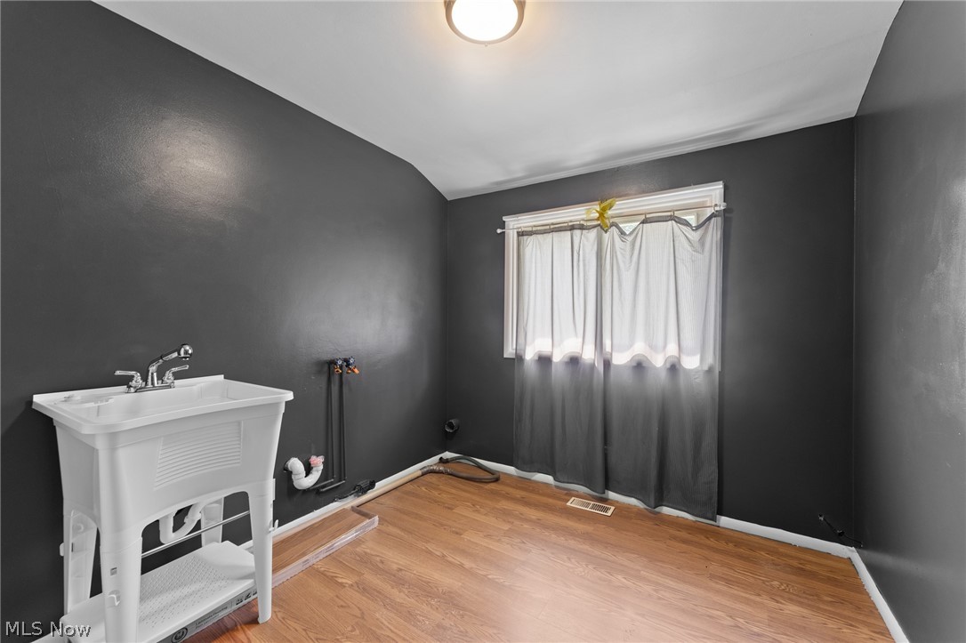 17632 Laurel Avenue Lake Milton OH 44429