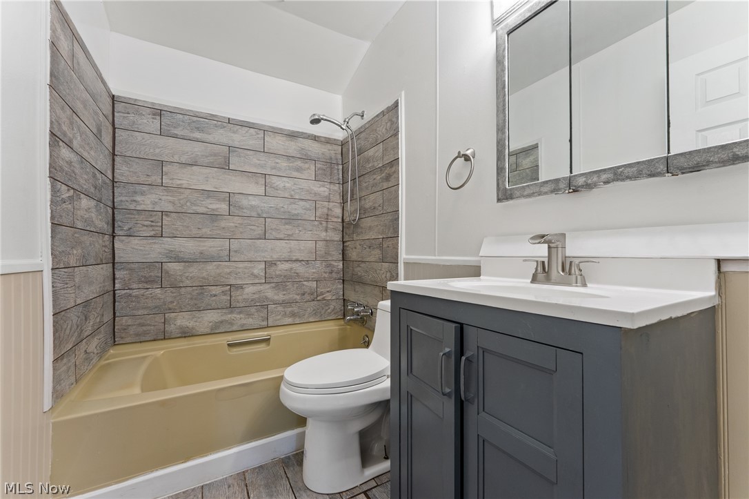 17632 Laurel Avenue Lake Milton OH 44429
