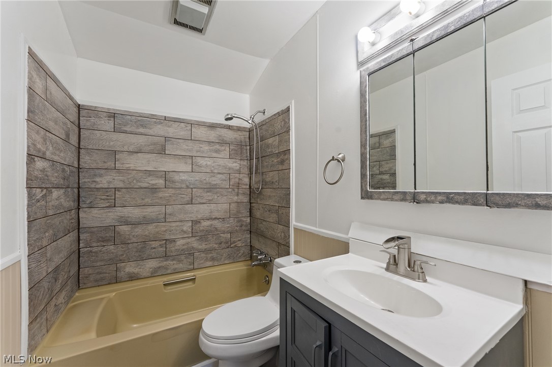 17632 Laurel Avenue Lake Milton OH 44429