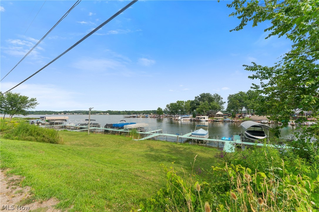 17632 Laurel Avenue Lake Milton OH 44429