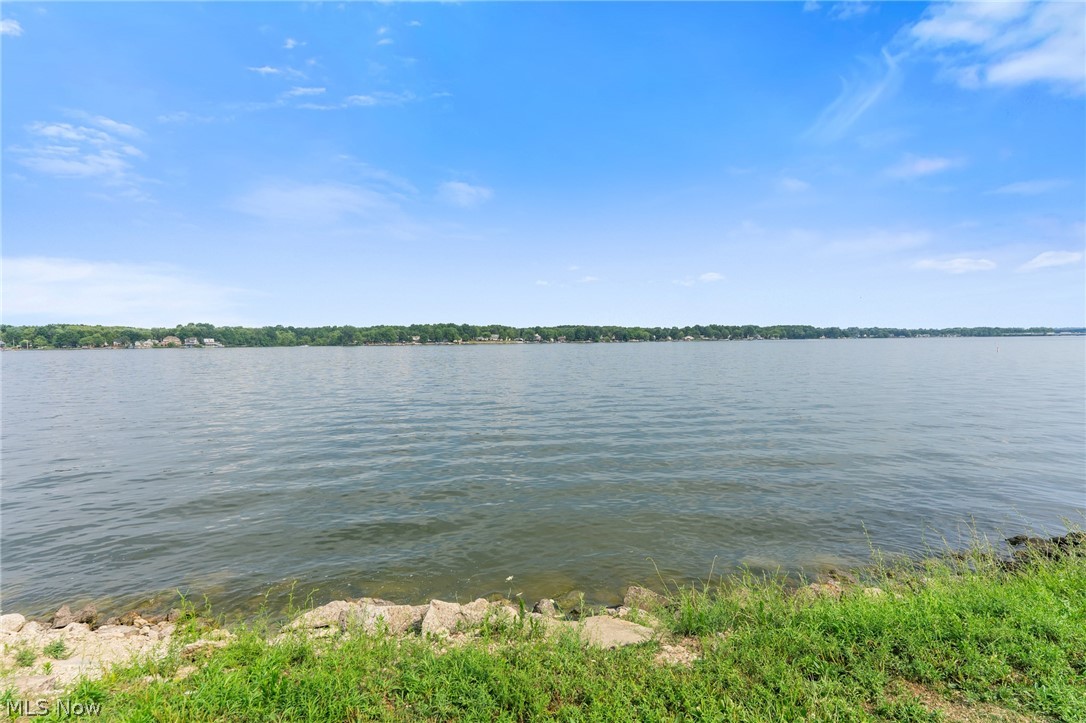 17632 Laurel Avenue Lake Milton OH 44429