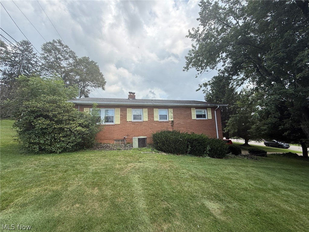 203 Meadowbrook Drive Wintersville OH 43953