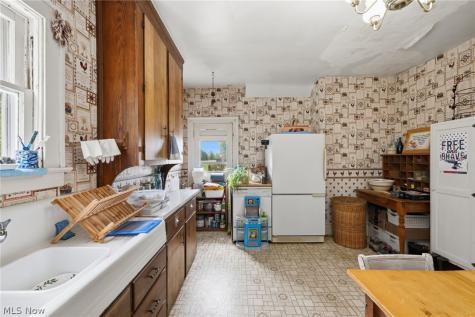36602 Kinzel Road Avon OH 44011