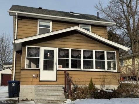 595 Flora Avenue Akron OH 44314