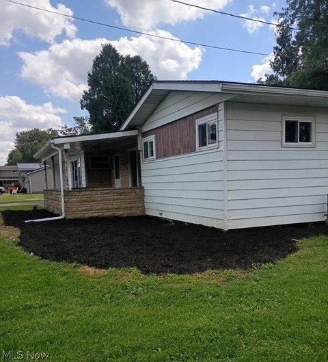 574 Lock Seventeen Rd SE Gnadenhutten OH 44629