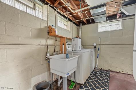 3211 North Avenue Parma OH 44134