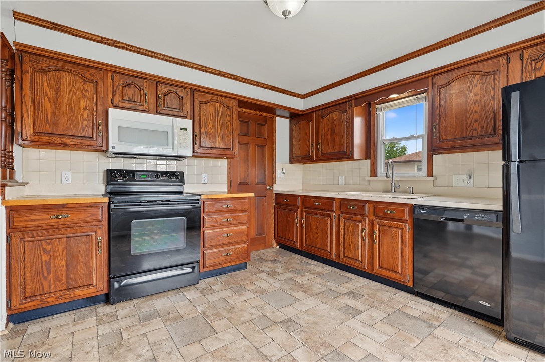 3211 North Avenue Parma OH 44134
