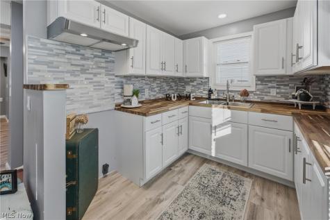 2130 8th Street NE Canton OH 44704