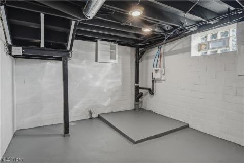 2130 8th Street NE Canton OH 44704