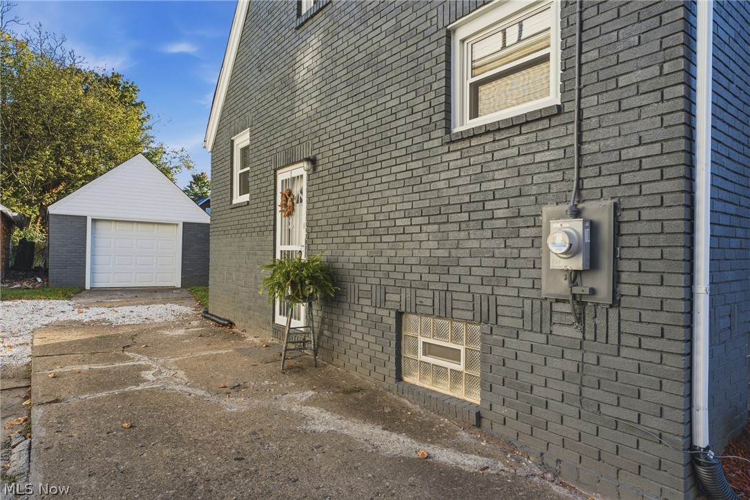 2130 8th Street NE Canton OH 44704