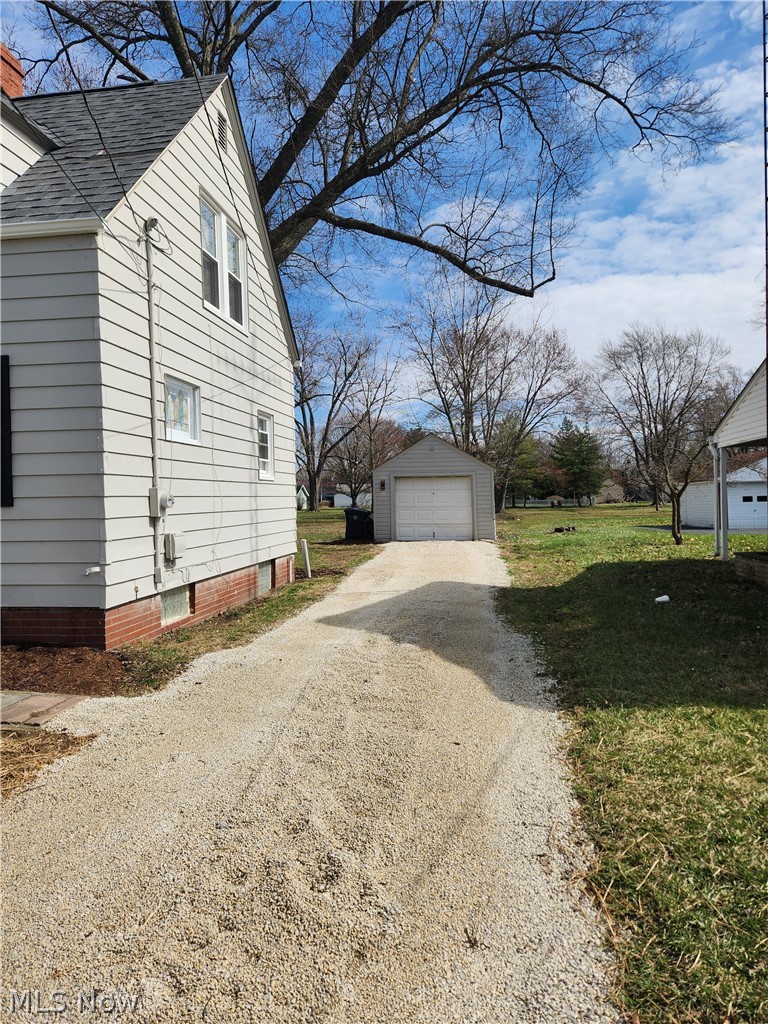 845 Willard Avenue SE Warren OH 44484